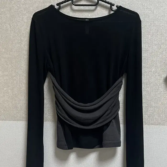 오호스 ojos Tube Top Layered T-shirt / Blac