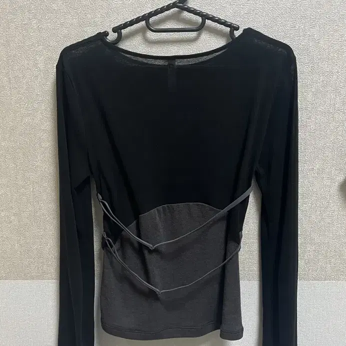 오호스 ojos Tube Top Layered T-shirt / Blac