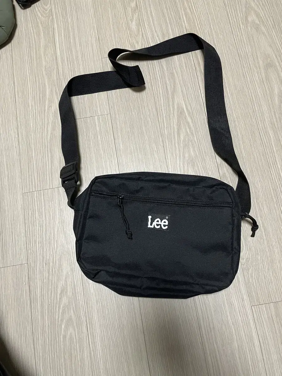 LEE LEE Mini Crossbody Bag