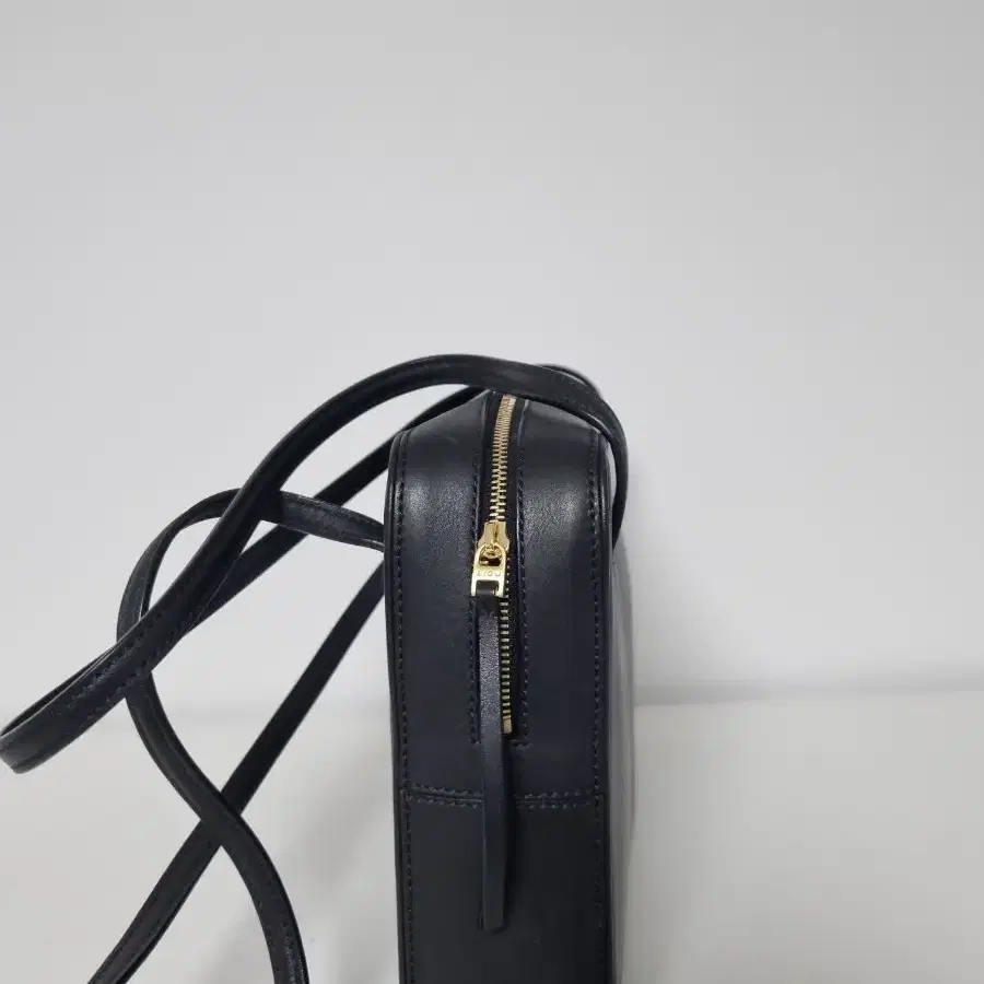 AIOU 가방 (slim bag)