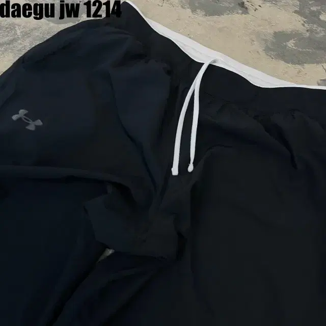 XL UNDER ARMOUR PANTS 언더아머 바지