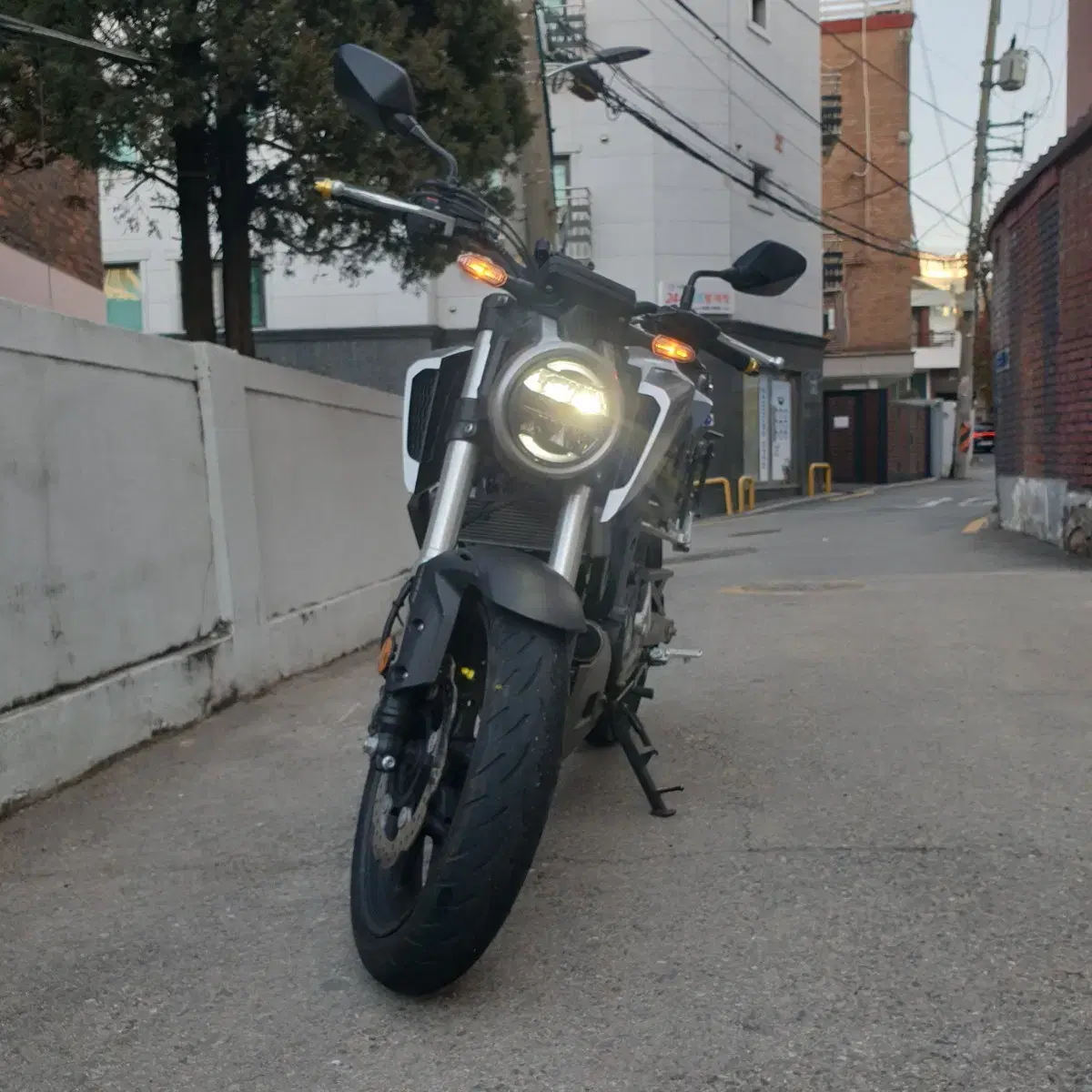 혼다 cb125r 19년식 적은 키로수