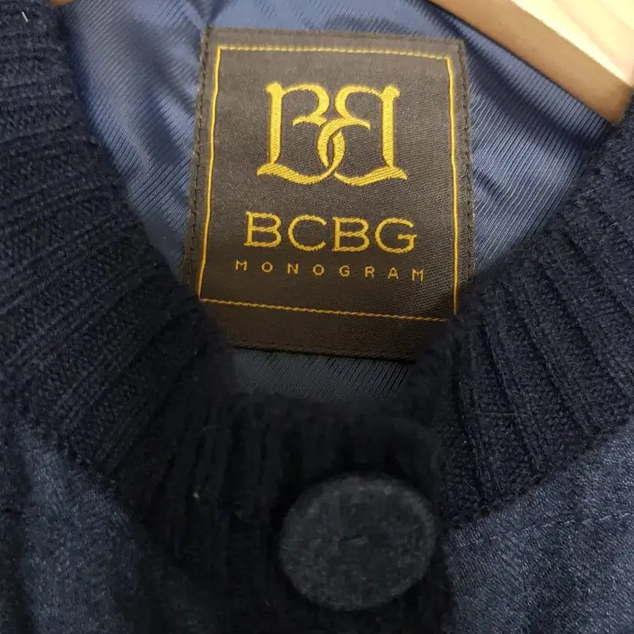 정품 BCBG 도톰가디건