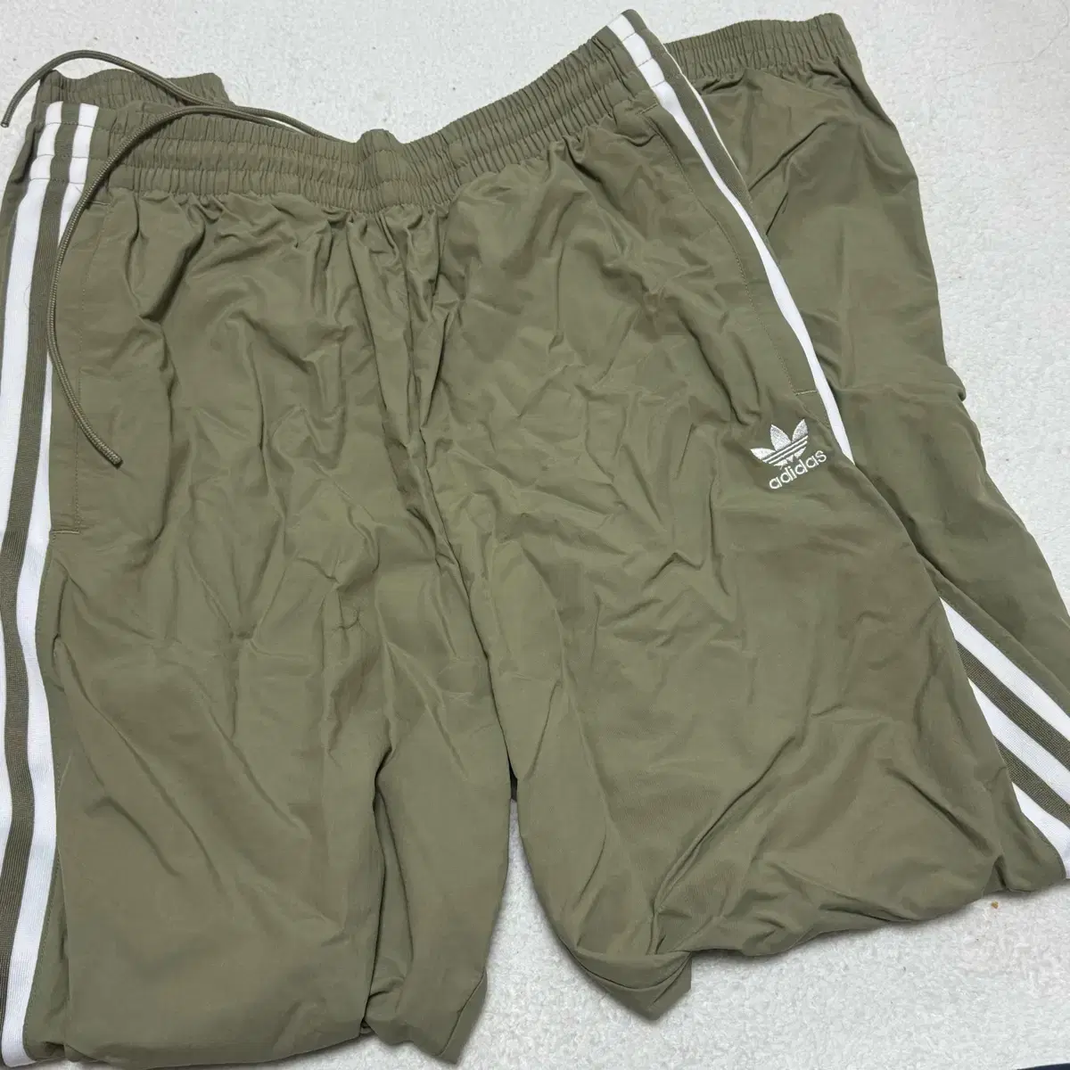 Adidas Jogger Pants Chuu Running Women's Size M Khaki New and unused