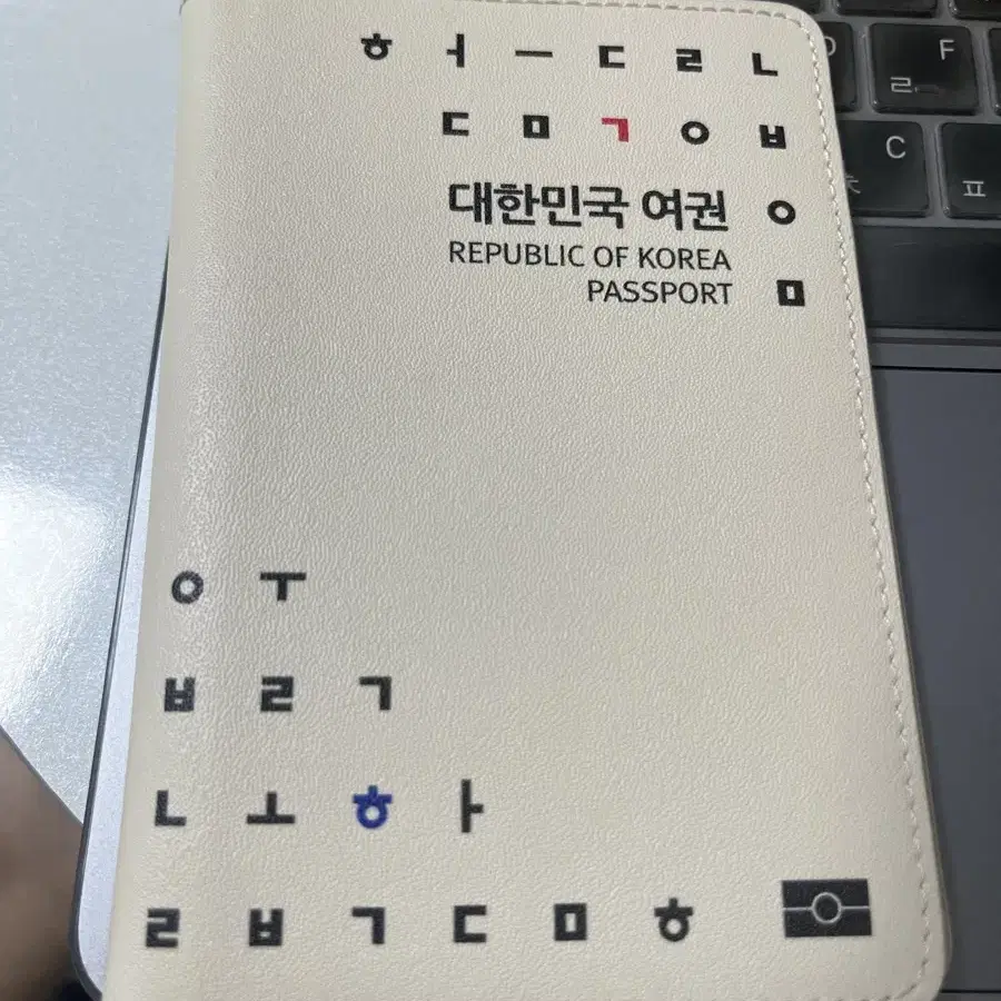 롤시 가죽 여권케이스