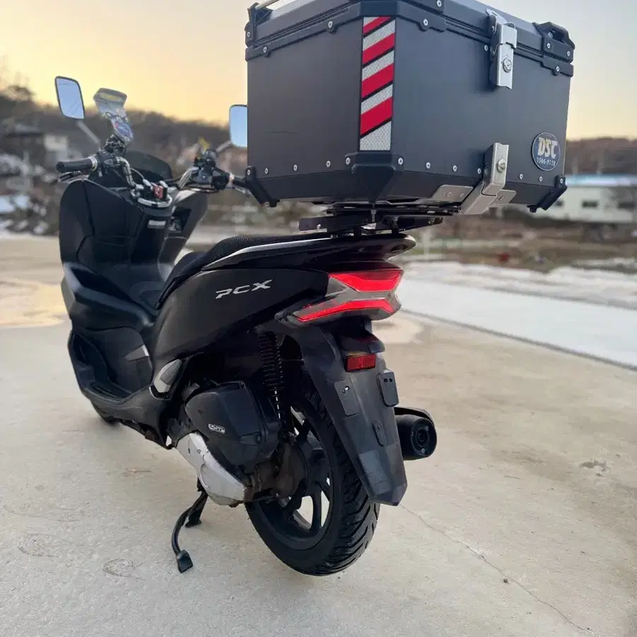 혼다 19년형 PCX125 6만Km 깔끔한 차량 판매합니다.