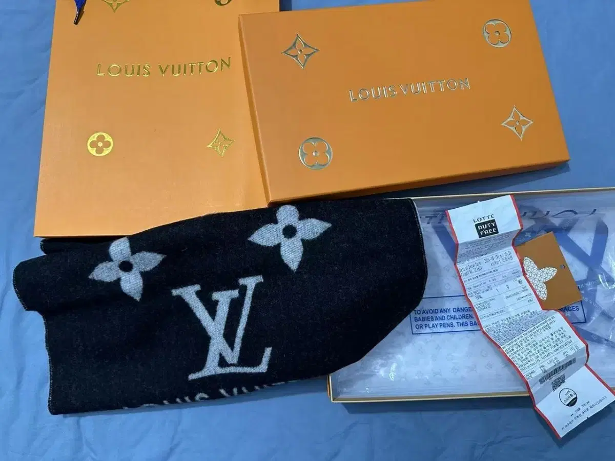 Louis Vuitton 거의 새로워진 패션 블랙 그레이 스카프