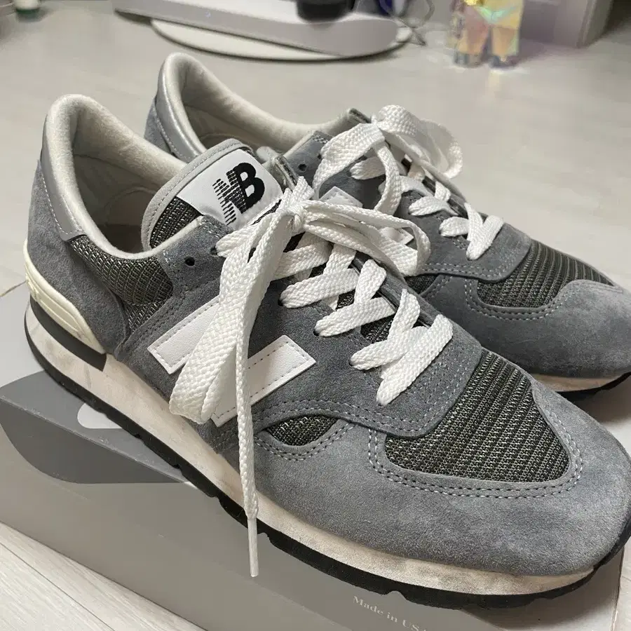 뉴발란스 990v1 grey 270