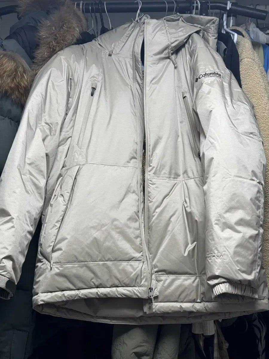 Columbia Mountain Hooded Down Jacket