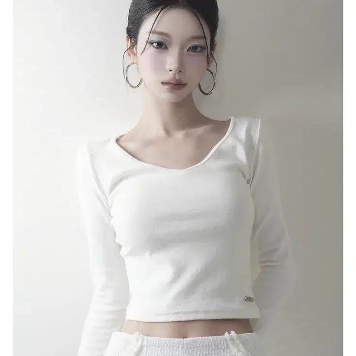 설림 유넥 롱 슬리브 화이트 U-NECK LONG SLEEVE WHITE