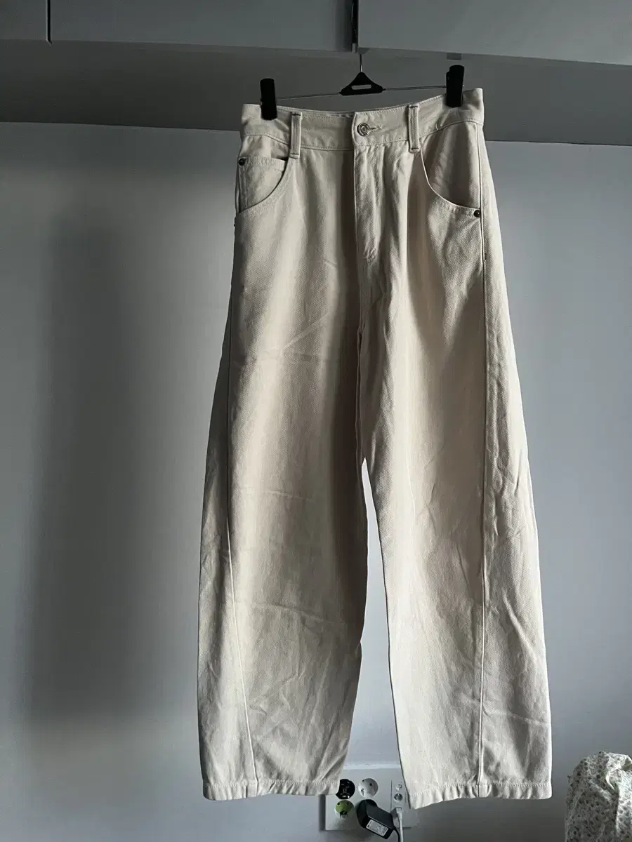 Beaker softtwill wide pants beige 비이커팬츠