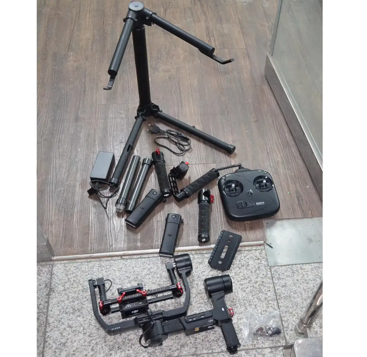 드론 dji RONIN