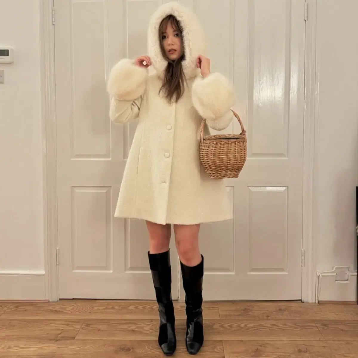 Shrimps billie coat 쉬림프 빌리 코트 크림 컬러