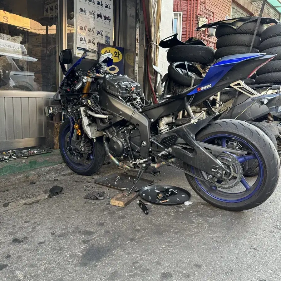 야마하 YZF-R6 아크라포빅 풀배기 구변완