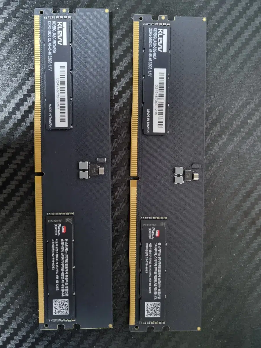 에센코어 KLEVV 32G DDR5 파인인포 2개 팝니다