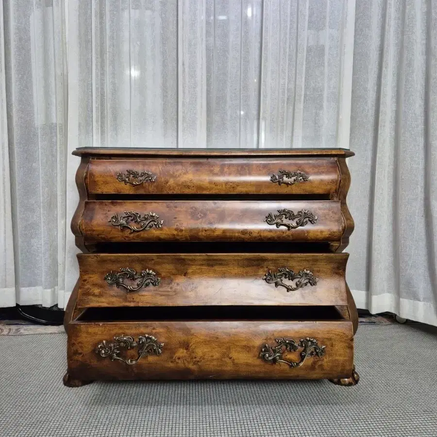 19thC Dutch style walnut chest of four