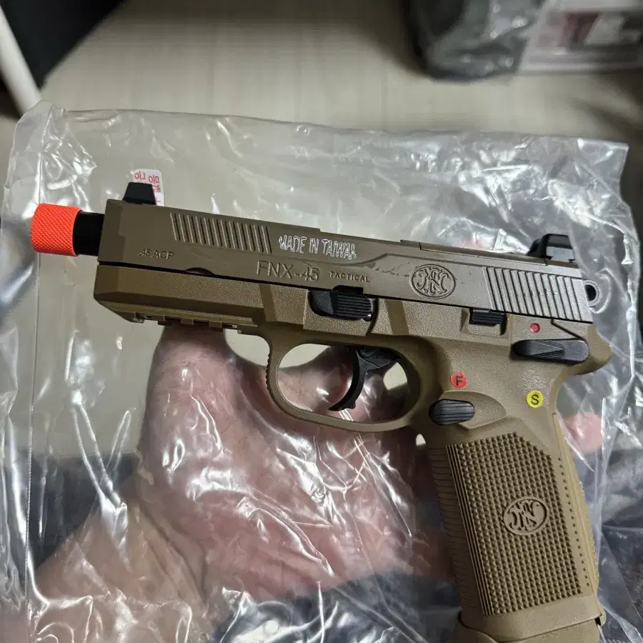 에어소프트건  VFC FNX-45