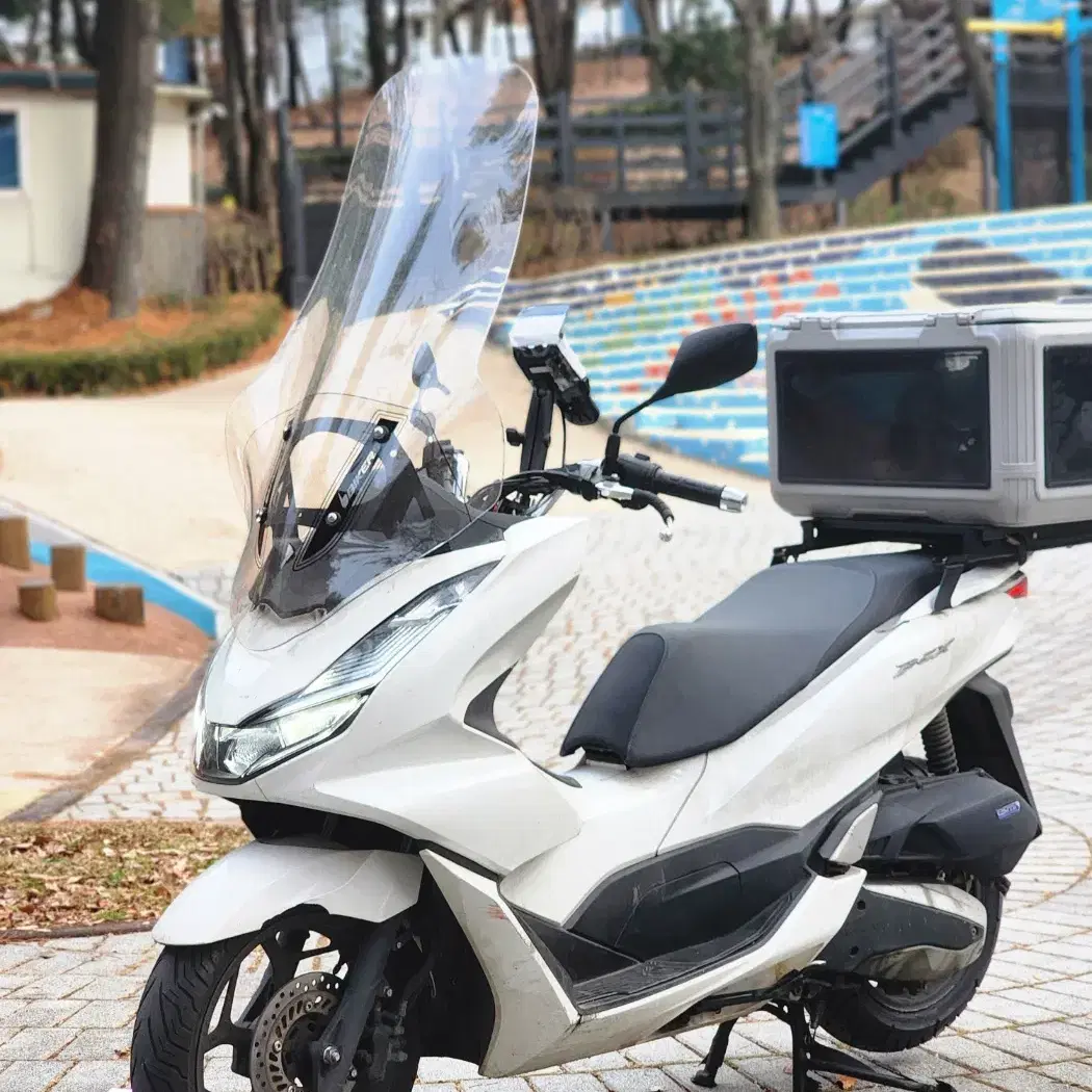 22년식 PCX125 화이트 배달세팅