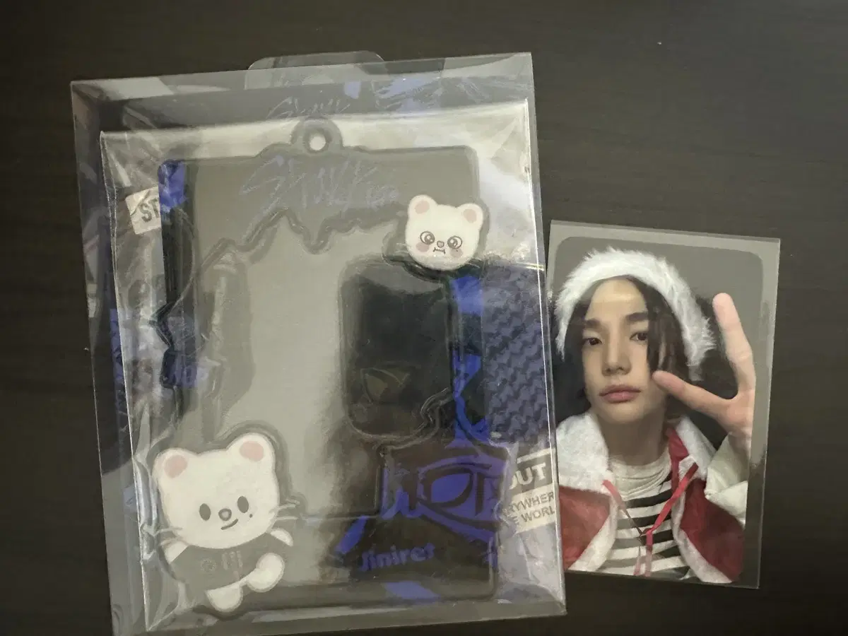 skz hyunjin sum pop up lanyard santa photocard set