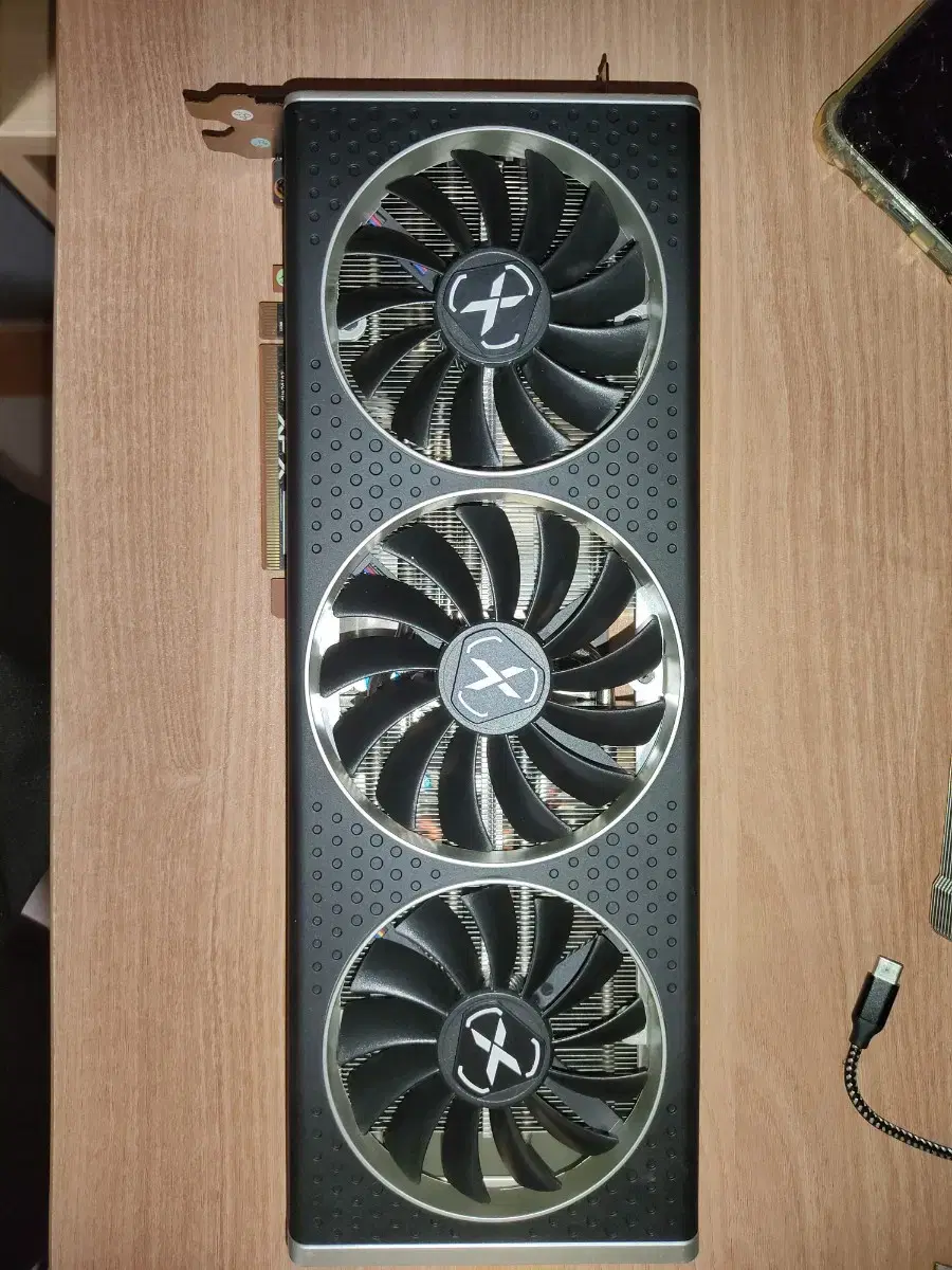 xfx 라데온 rx6700xt 12gb 팝니다