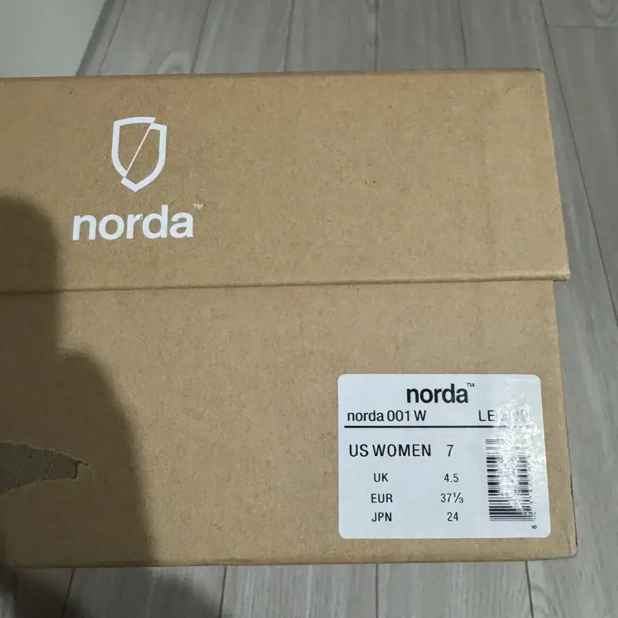 노다001 / norda001 레몬  여성 us7 , 240 사이즈