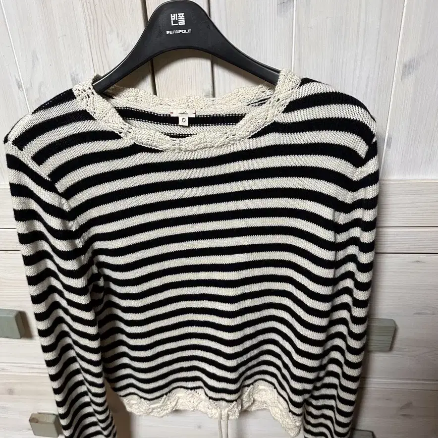 비아플레인 Via Mac stripe knit lace top :)