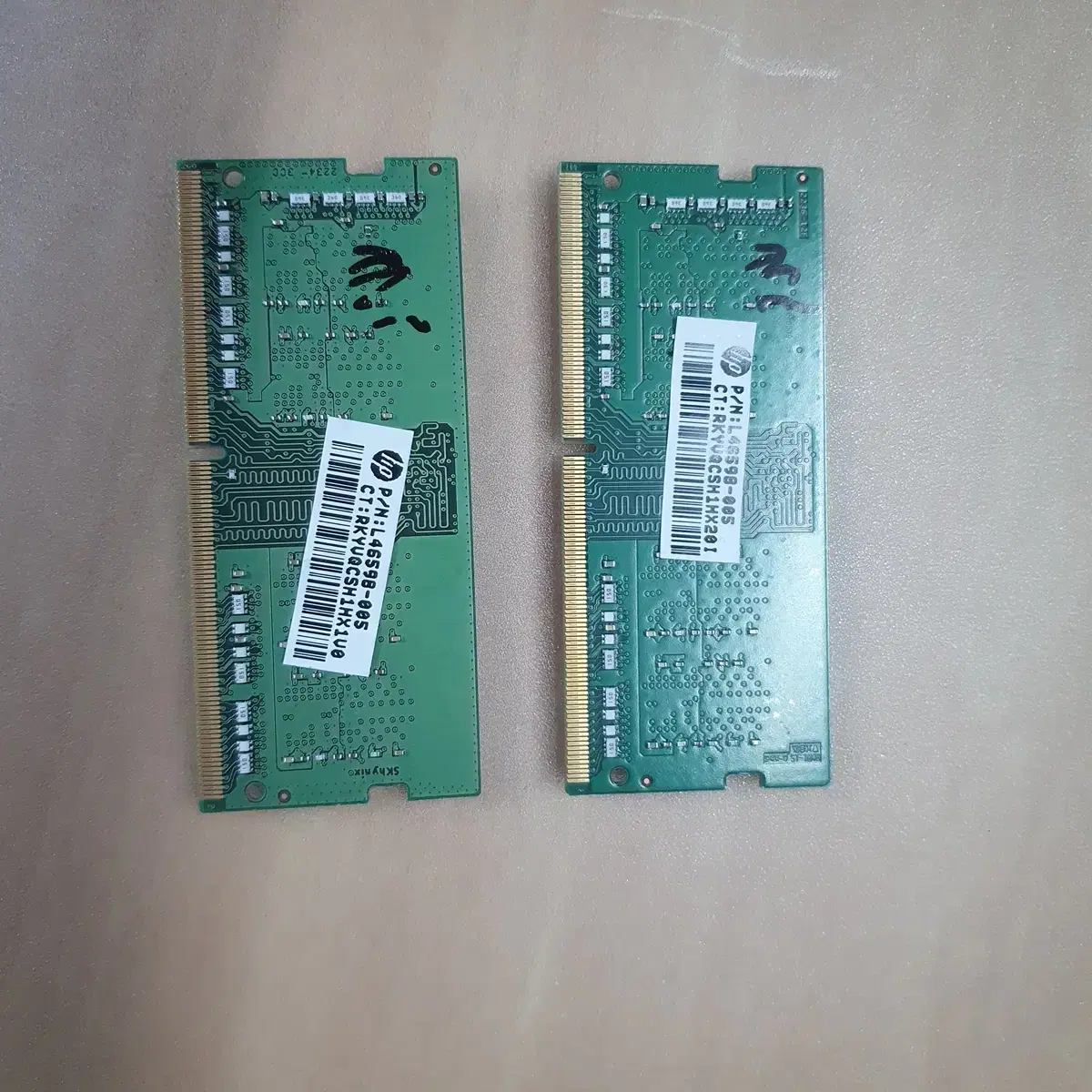 SK 하이닉스 ddr4-3200 16G(8G X 2개) 노트북용 팝니다.