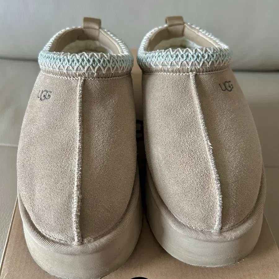 UGG 어그 타즈  샌드 사이즈 7 정품