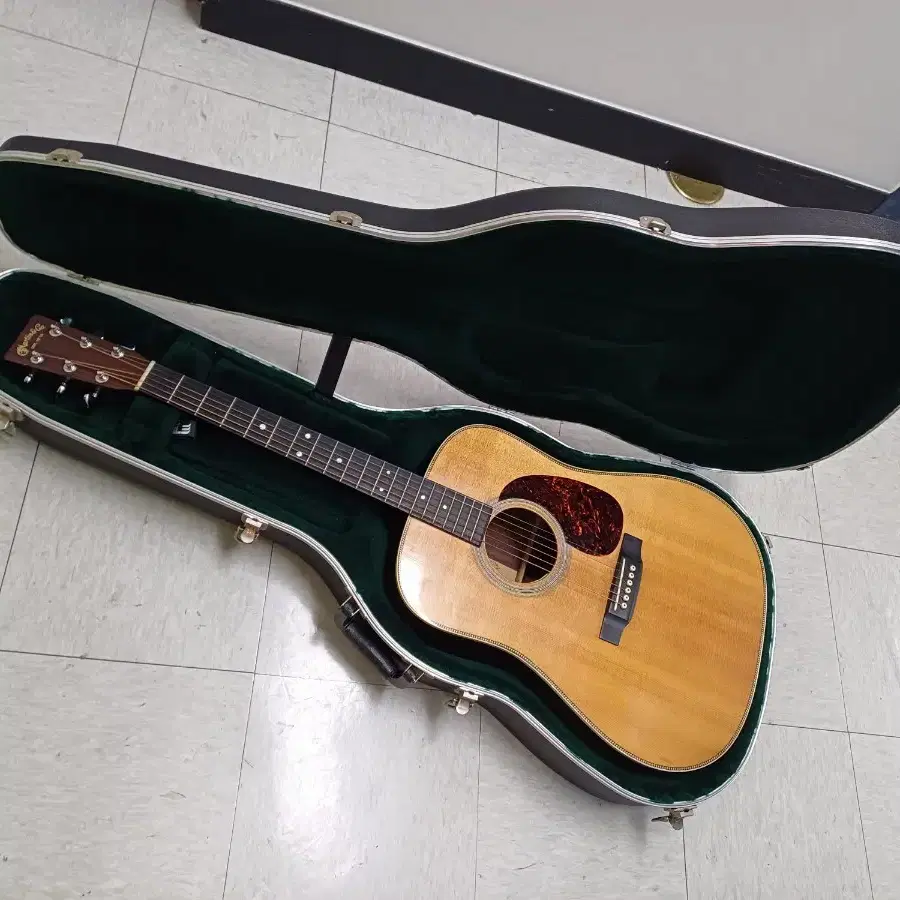 Martin hd28