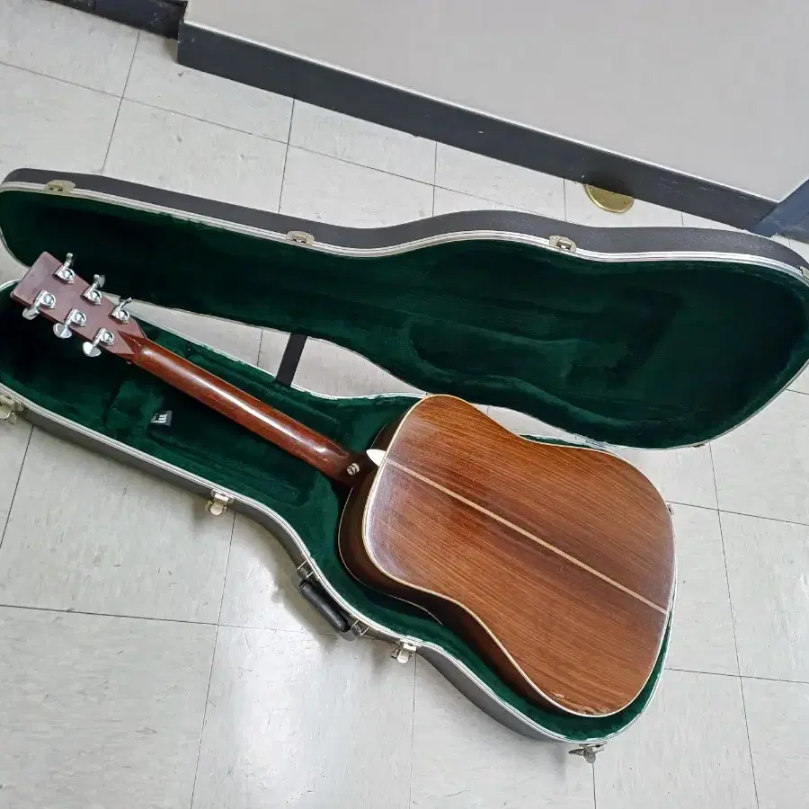 Martin hd28