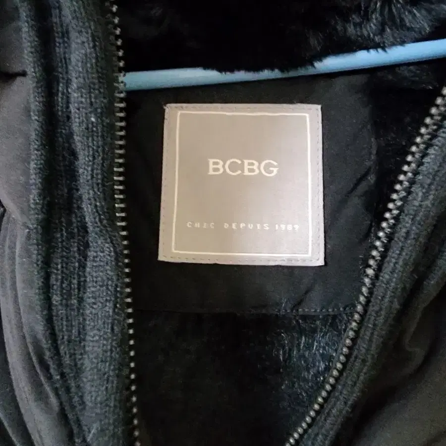 bcbg 폭스퍼 구스다운 판매합니다