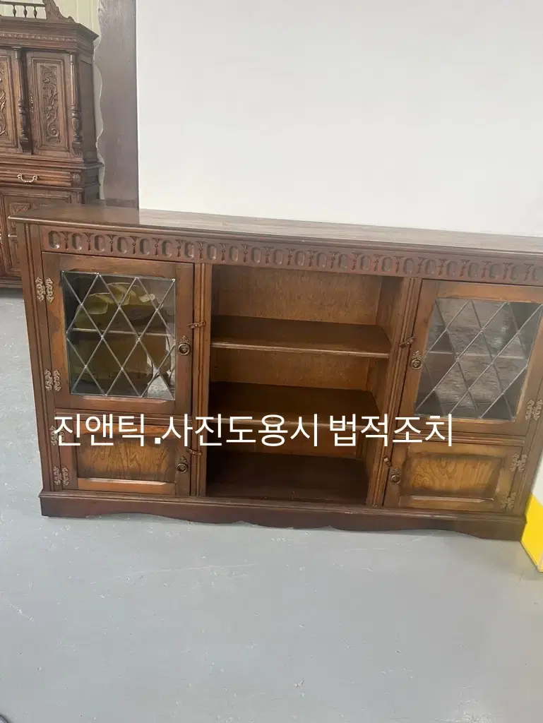 영국 앤틱 유리문 장식장 그릇장