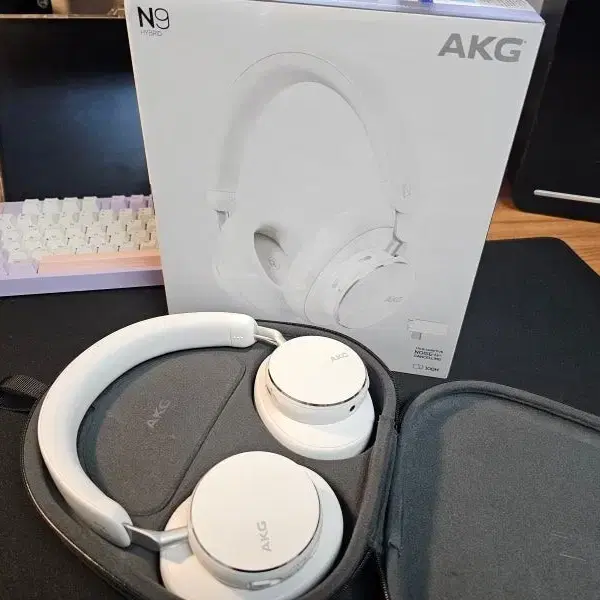 AKG N9 하이브리드 무선 블루투스 헤드폰 화이트