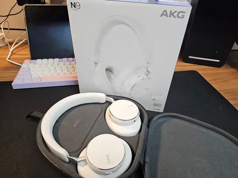 AKG N9 하이브리드 무선 블루투스 헤드폰 화이트