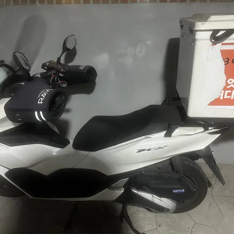 Pcx125 22년식