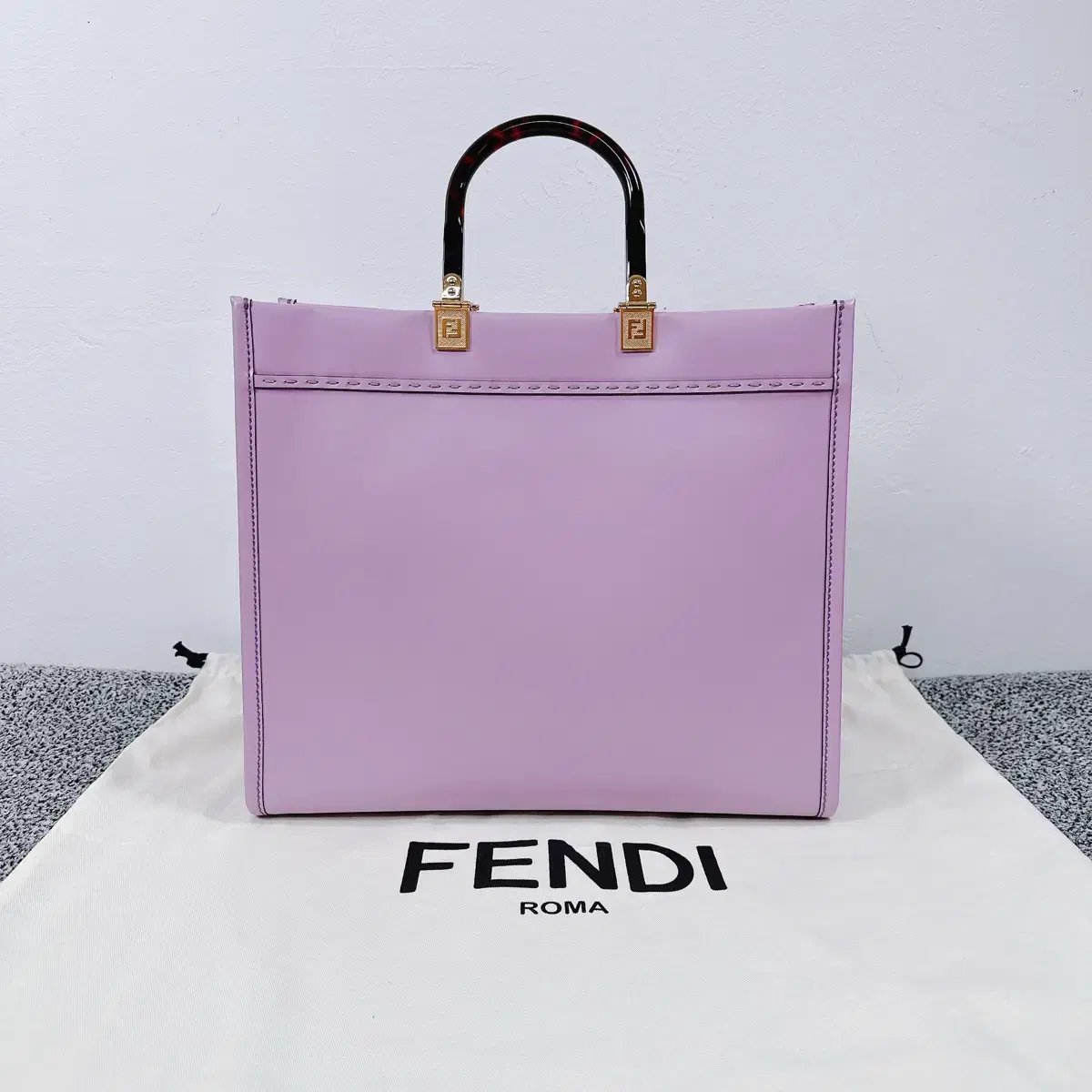 (정품/새상품) FENDI 펜디 여성 라일락 선샤인 라지 쇼퍼백 75%