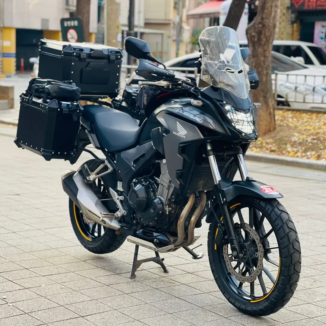 혼다 CB500X 20년식 삼박스 차량 저렴하게 판매합니다.