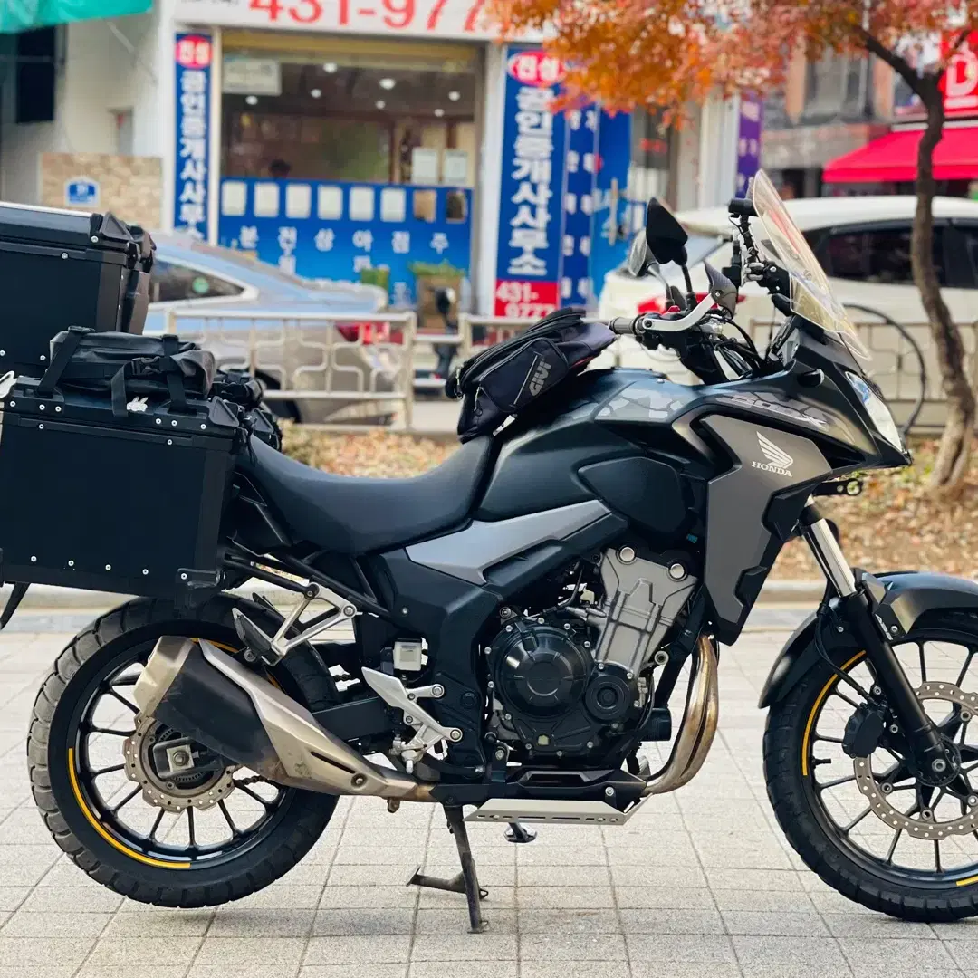 혼다 CB500X 20년식 삼박스 차량 저렴하게 판매합니다.