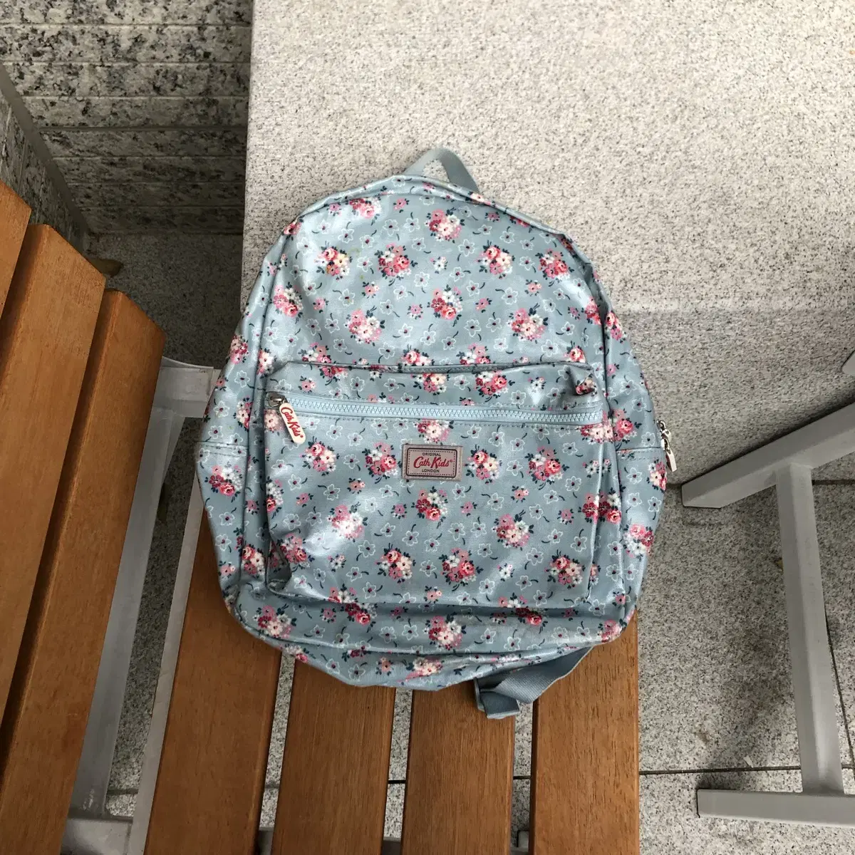 Vintage Cath Kids sky back pack