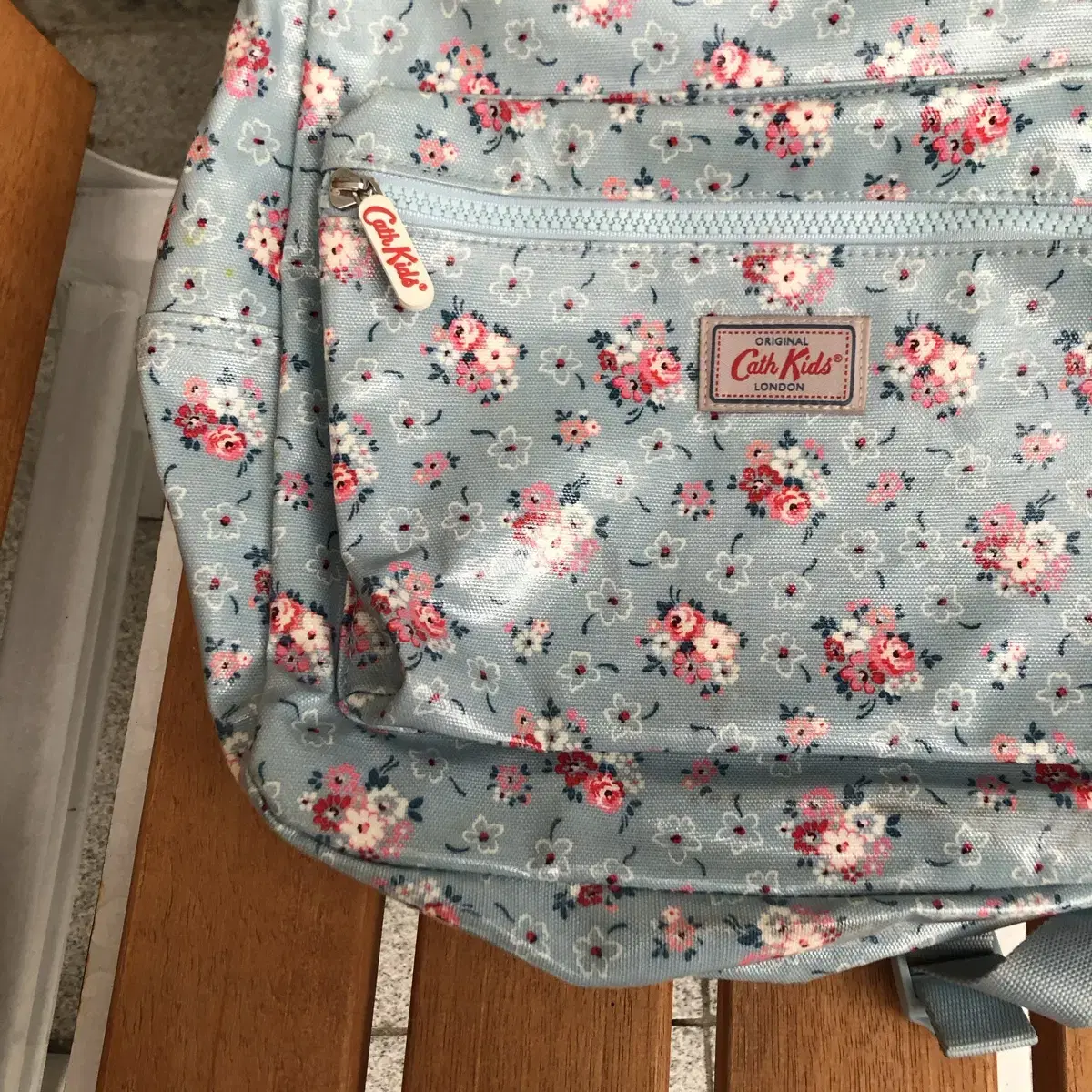 Vintage Cath Kids sky back pack