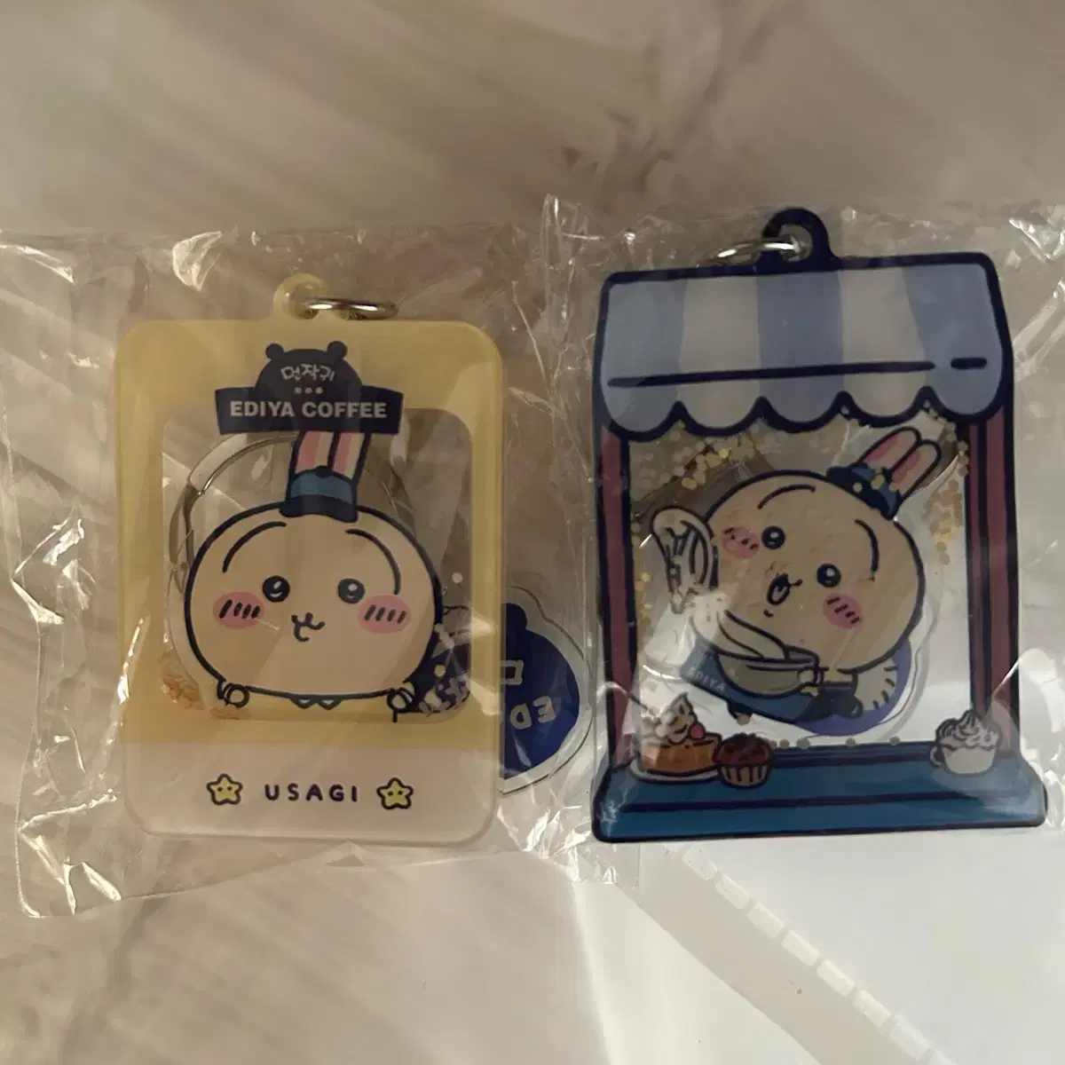 Sells a water keyring by Munchkin Ideya Usagi