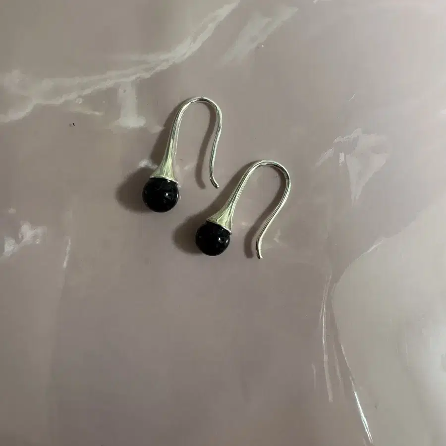 시드주얼리 onyx hook earrings 블랙 오닉스 후크 이어링