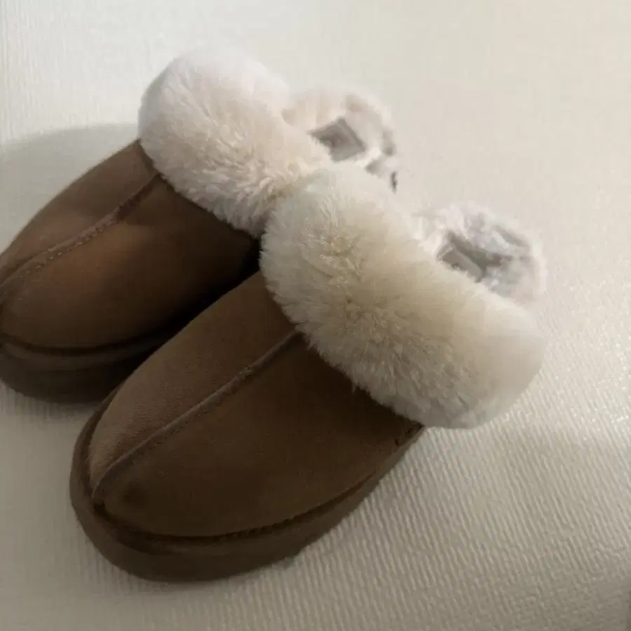 UGG 디스켓 슬리퍼 체스트넛 US 7W