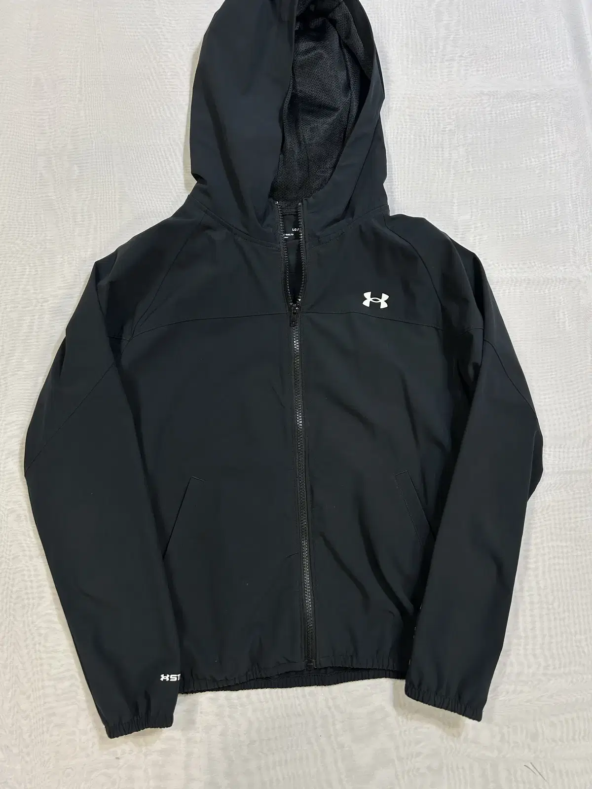 [L] Under Armour Functional Windproof Black