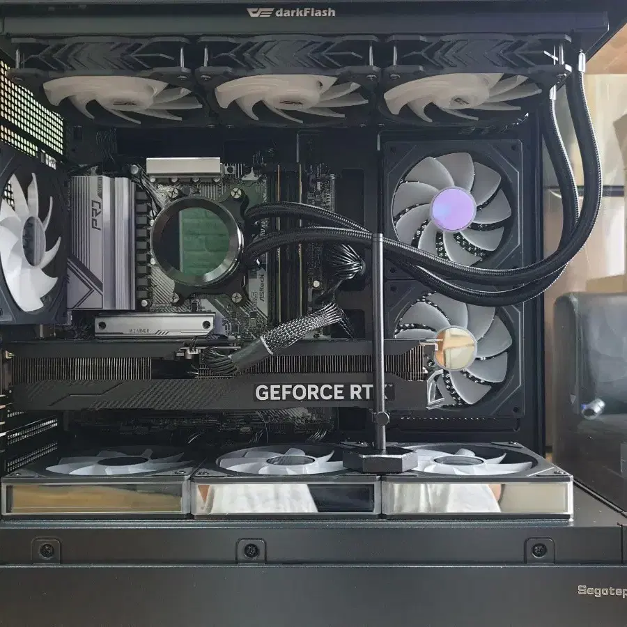 블랙 게이밍 컴퓨터 7800X3D + RTX4070TI SUPER