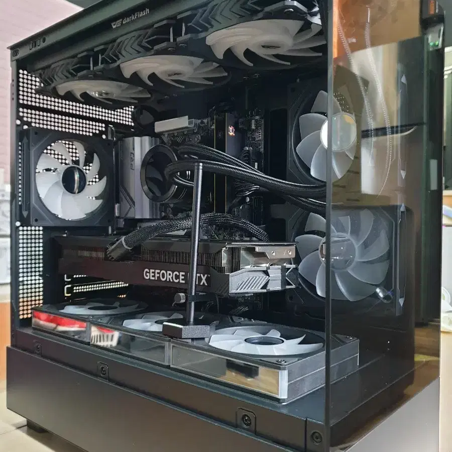 블랙 게이밍 컴퓨터 7800X3D + RTX4070TI SUPER