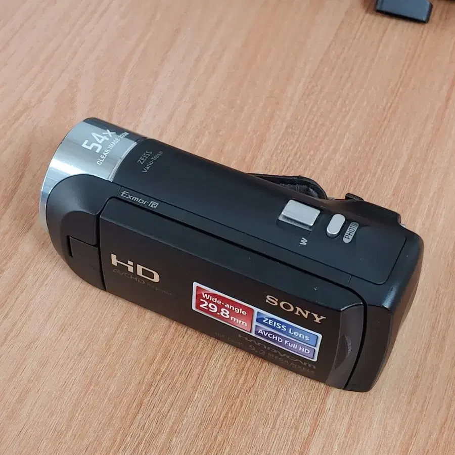 SONY HandyCam HDR-CX240