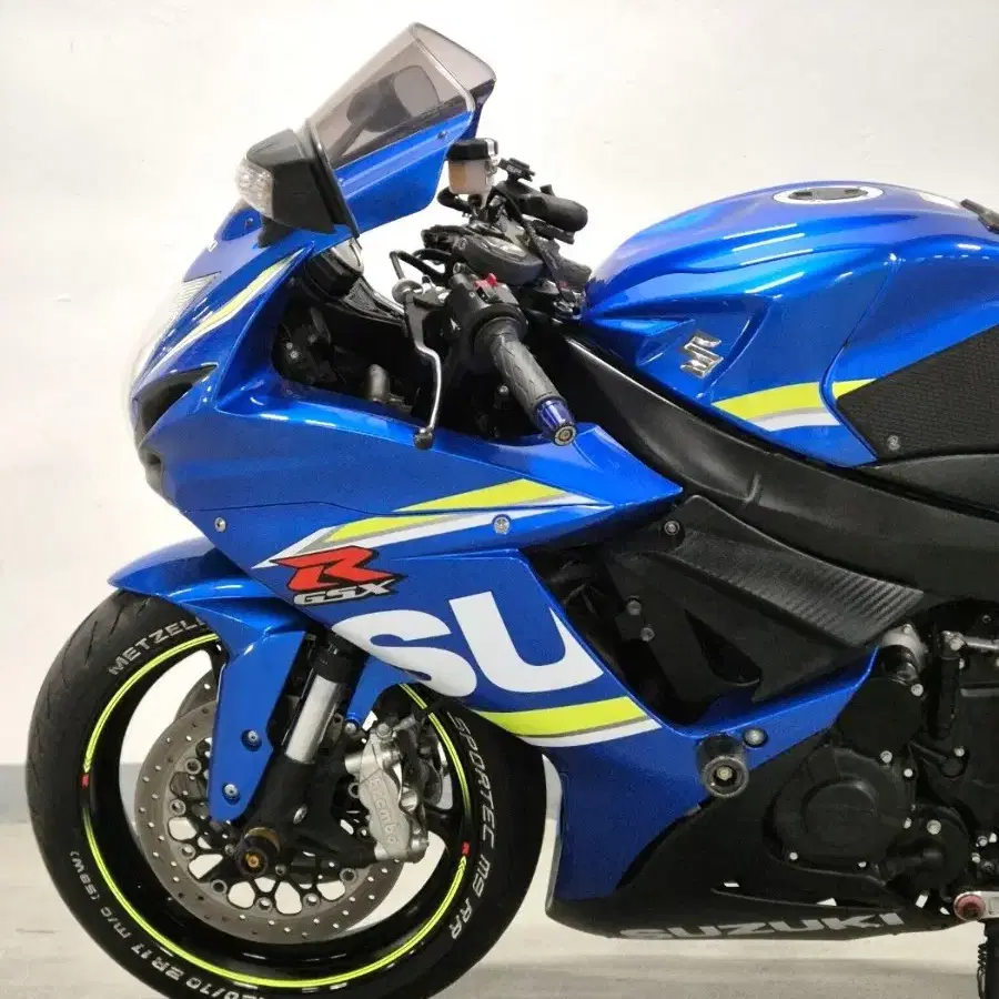 2017년식 스즈끼 GSX-R600 GP블루 판매합니다.