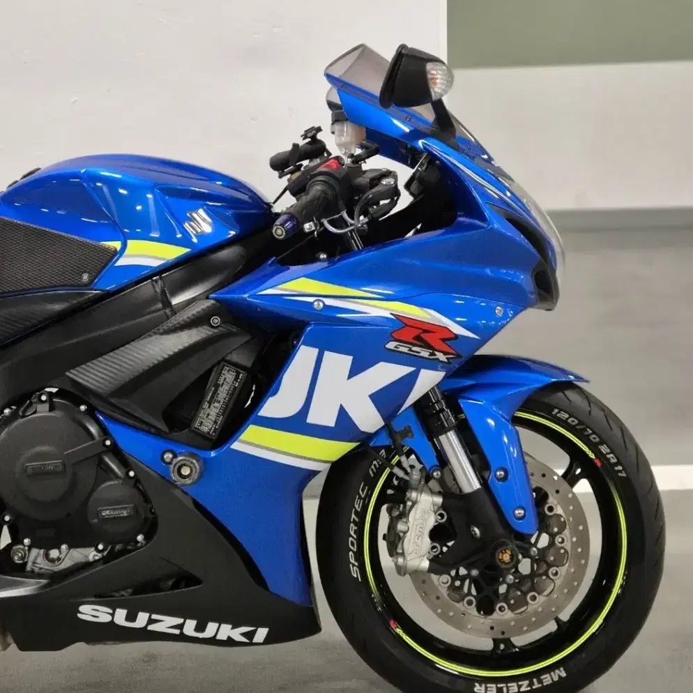 2017년식 스즈끼 GSX-R600 GP블루 판매합니다.