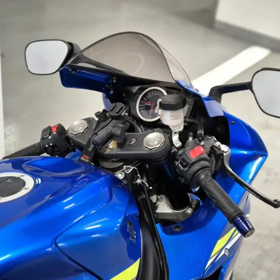 2017년식 스즈끼 GSX-R600 GP블루 판매합니다.